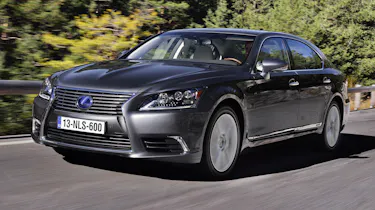 Lexus LS 600h front tracking