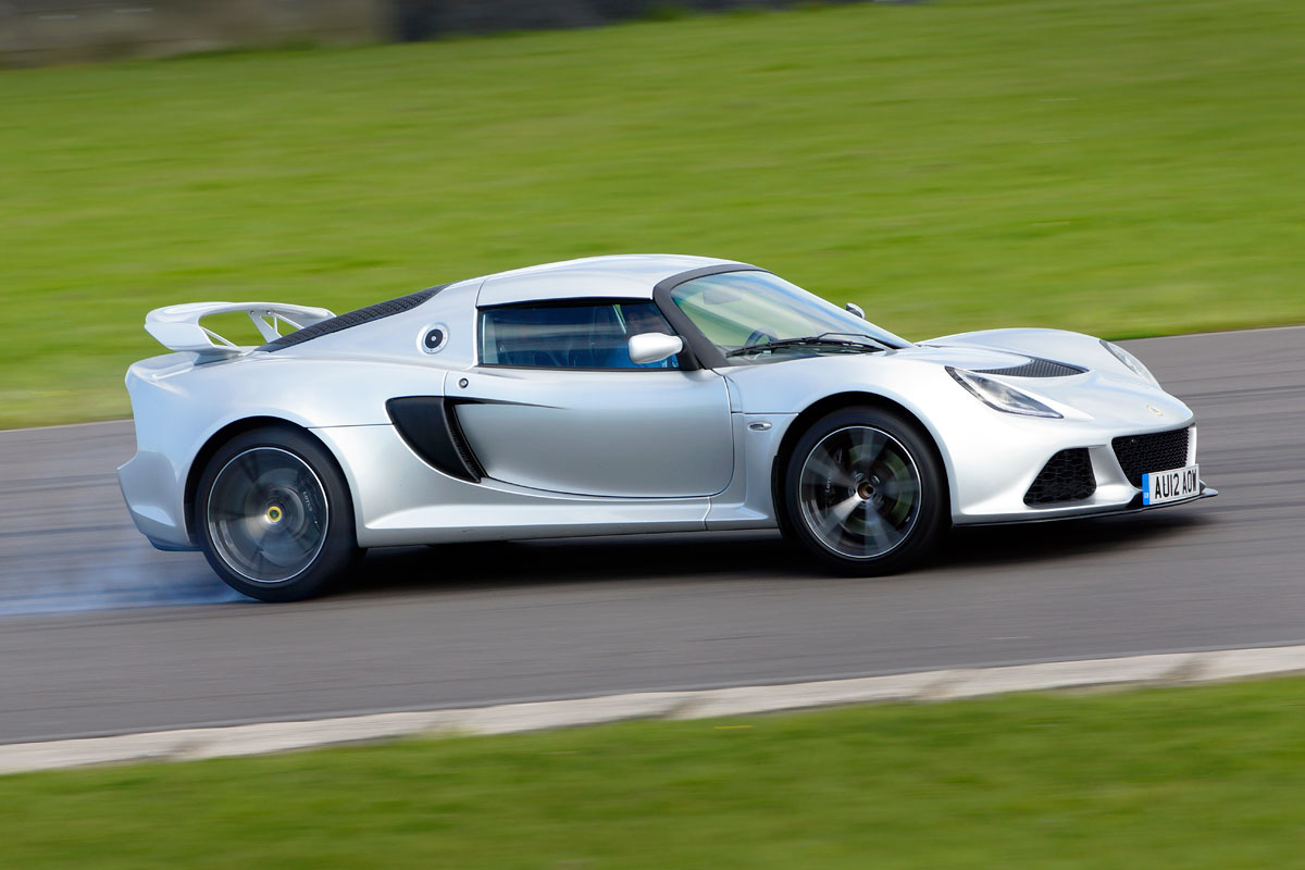 Lotus Exige S front cornering