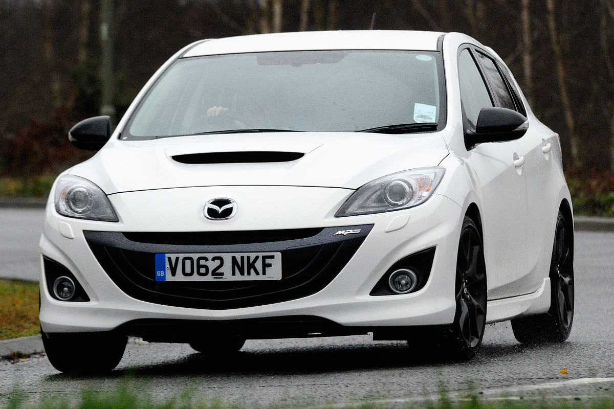 Mazda 6 saloon front cornering