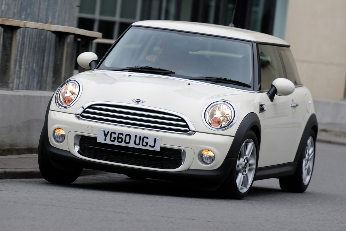 MINI front cornering