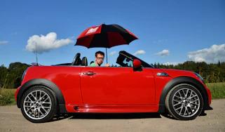 MINI Roadster side profile header