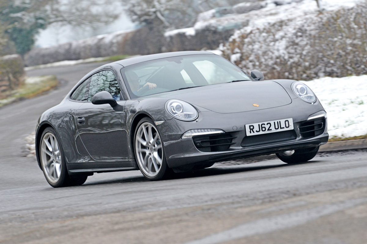 Porsche 911 Carrera 4 front cornering