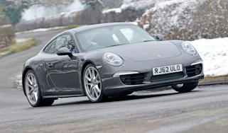 Porsche 911 Carrera 4 front cornering