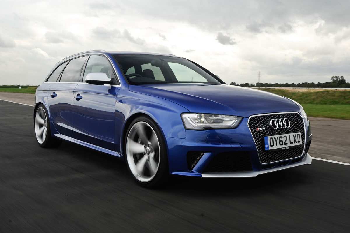 Audi RS4 Avant front tracking