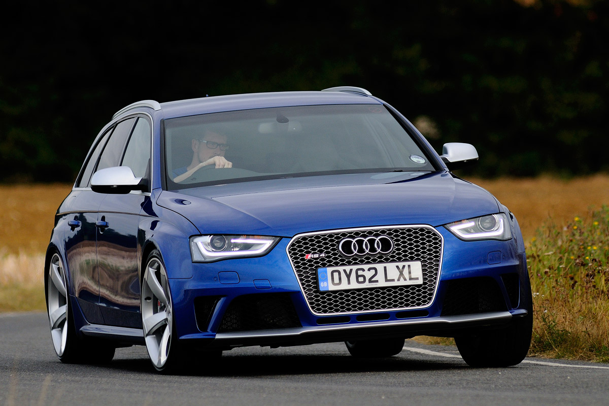 Audi RS4 front cornering