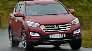 Hyundai Santa Fe front cornering