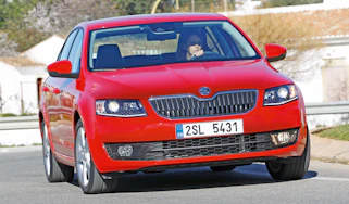 Skoda Octavia front cornering