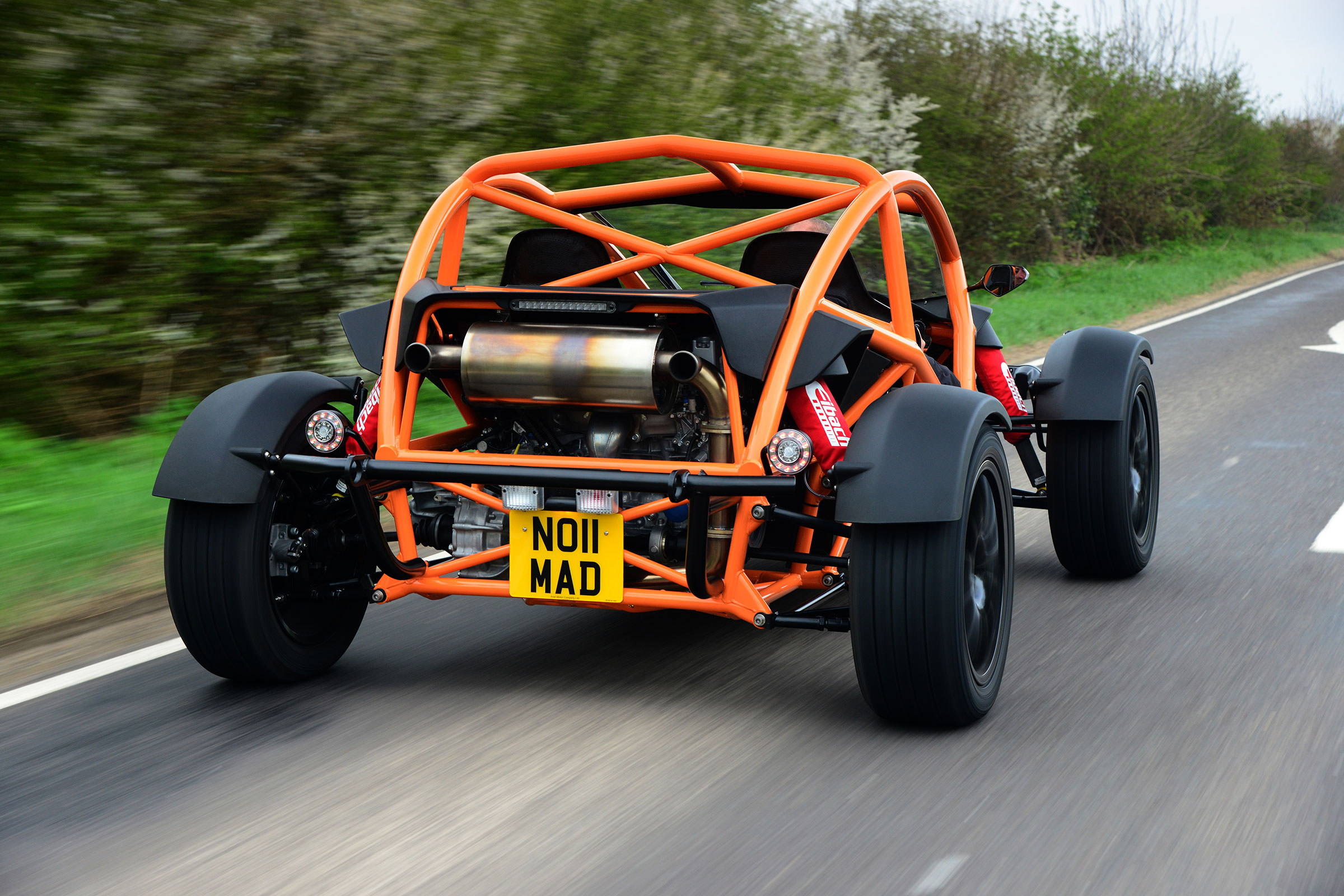 Ariel Nomad - rear tracking