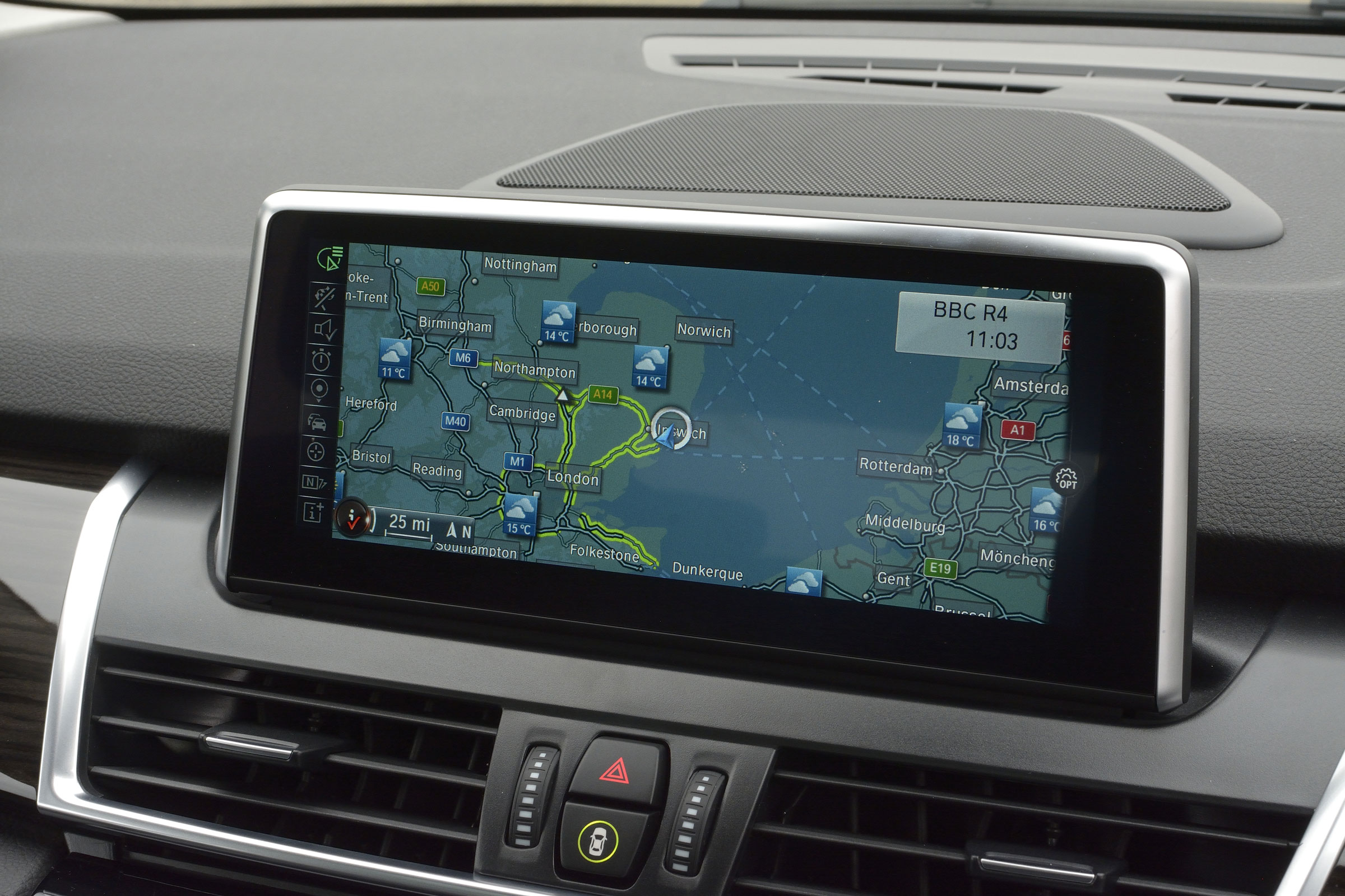 BMW 2 Series Active Tourer screen