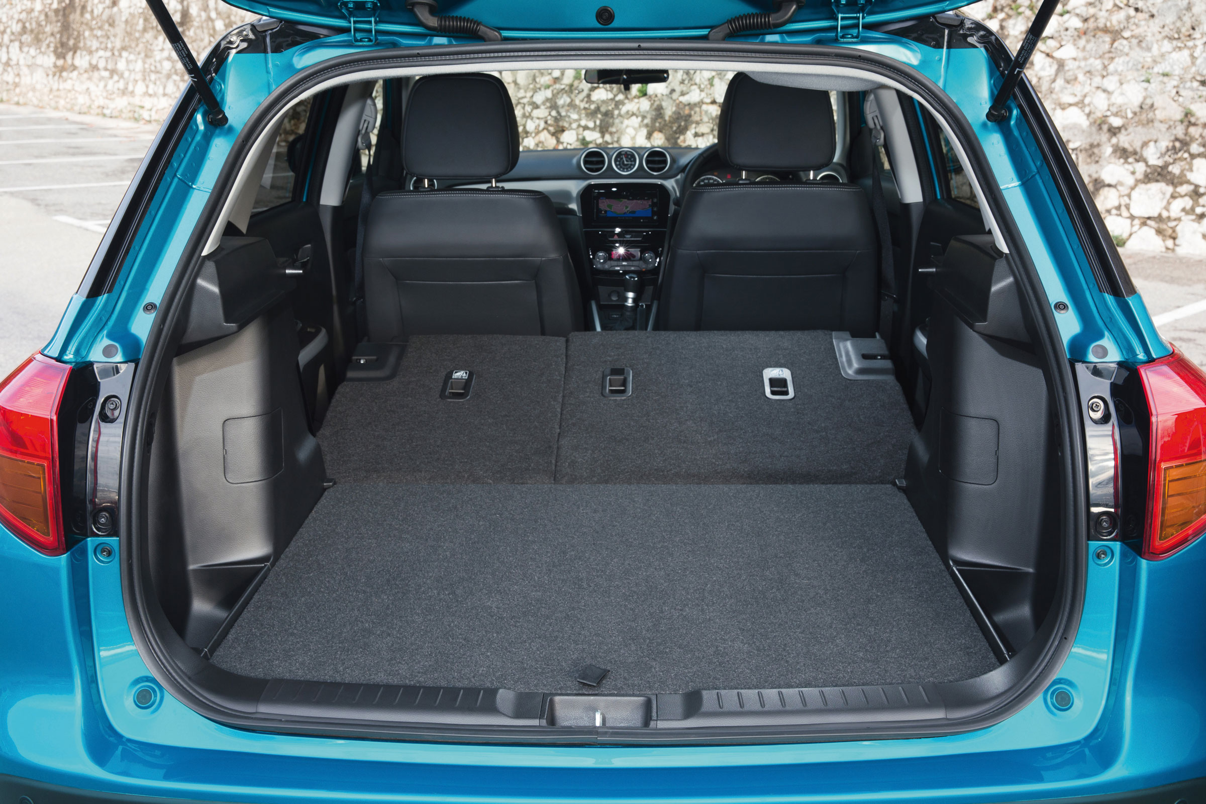 Suzuki Vitara - boot seats down