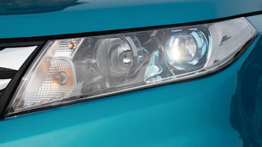Suzuki Vitara - headlights