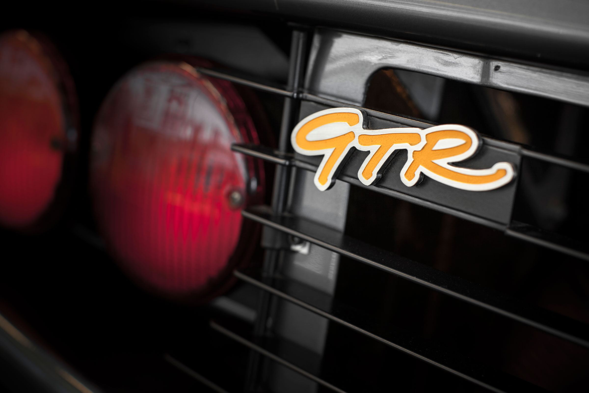 McLaren F1 GTR badge