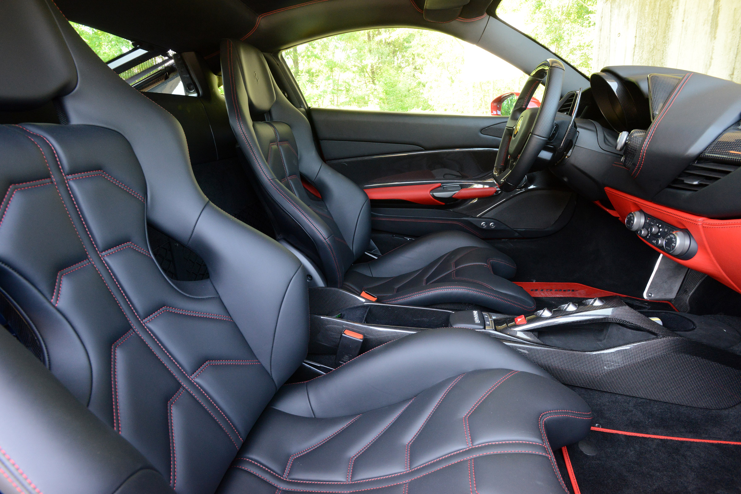 Ferrari 488 GTB seats