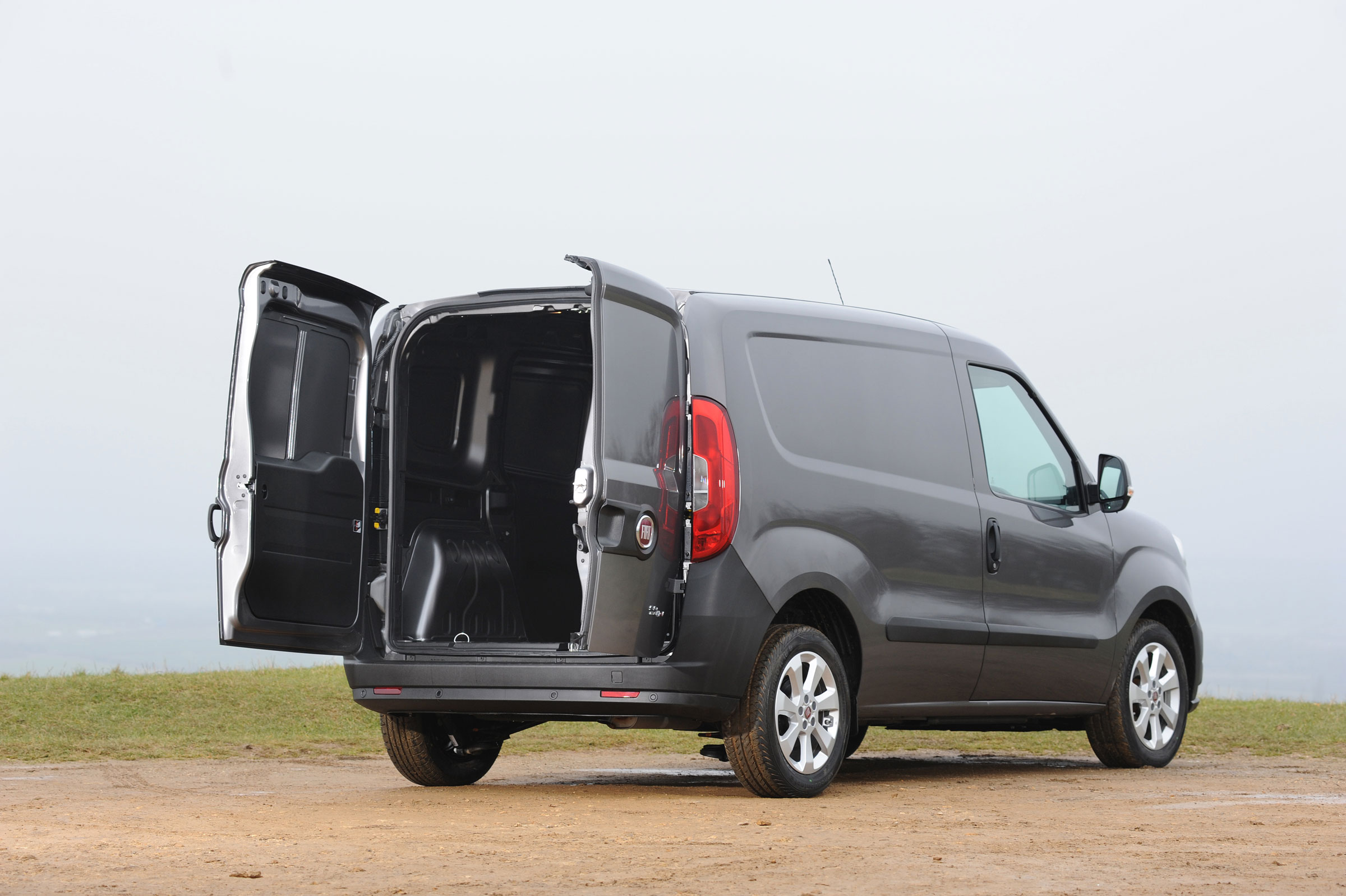 Fiat Doblo Cargo van 2015 - rear doors