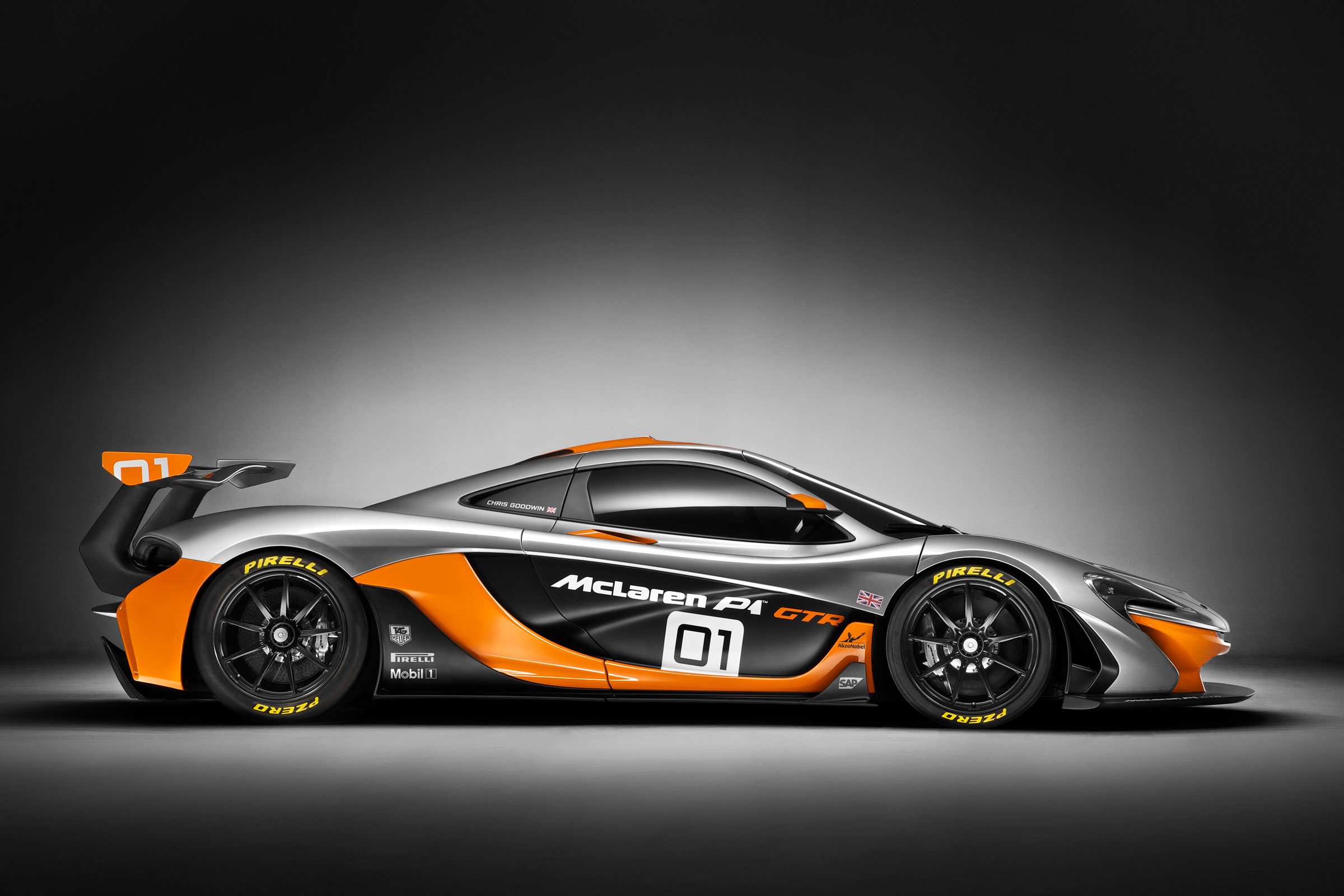 McLaren P1 GTR side
