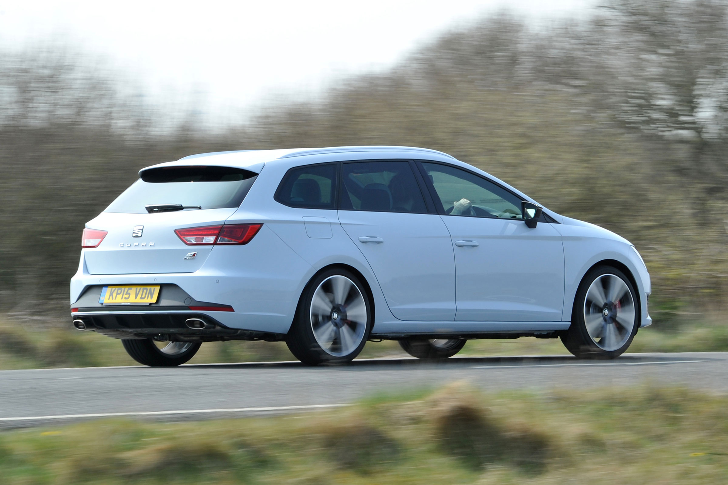 SEAT Leon Cupra ST - rear action