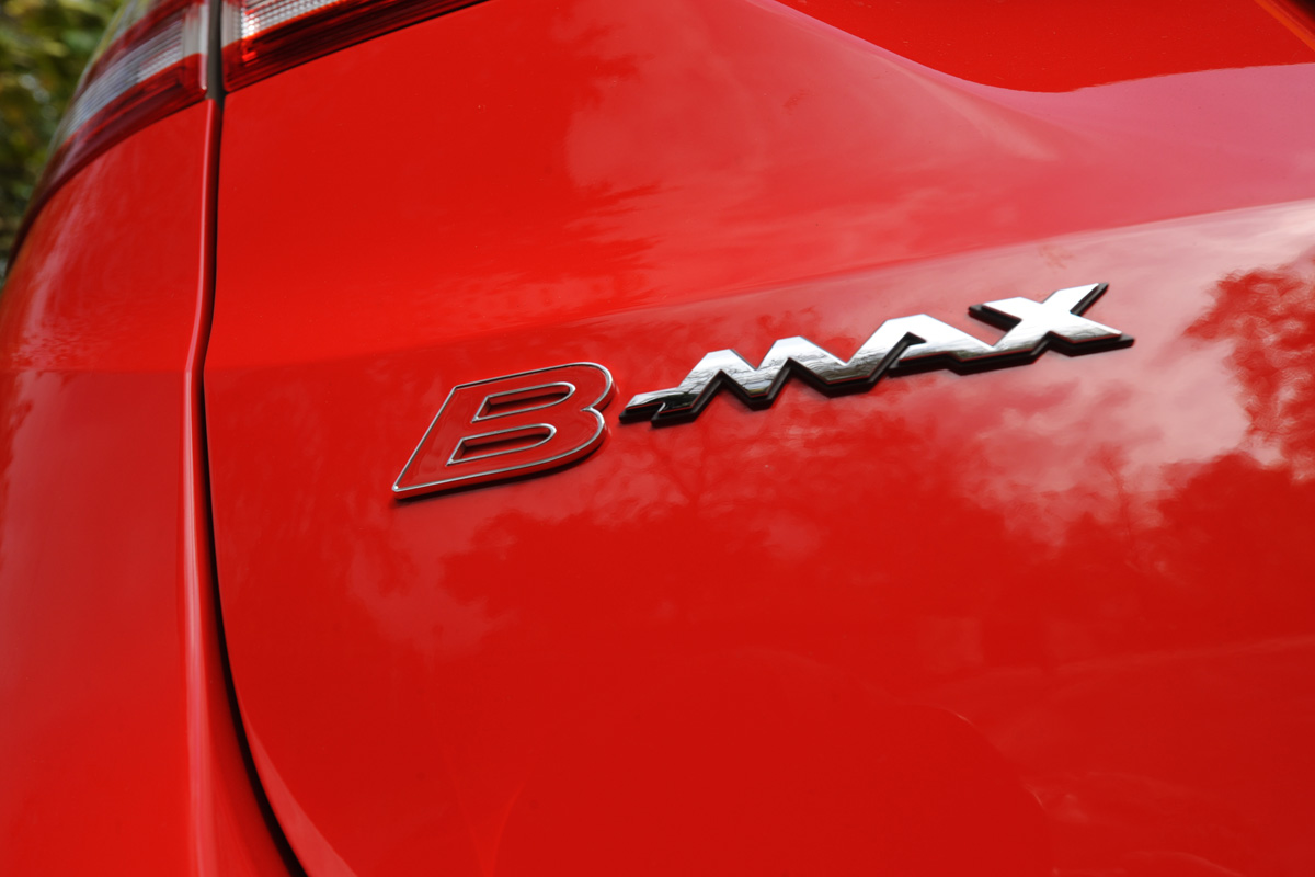 Ford B-MAX badge