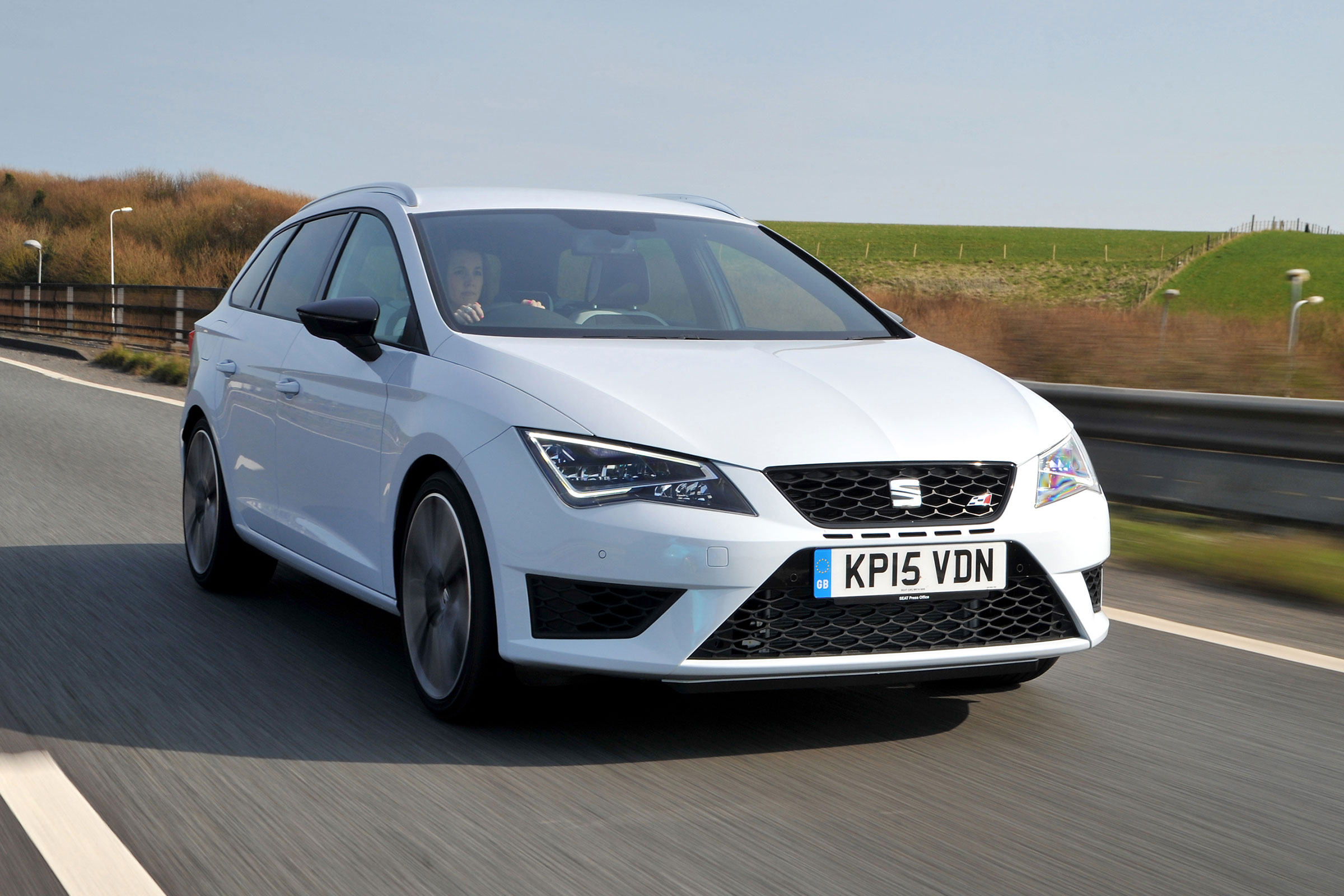 SEAT Leon Cupra ST - front tracking