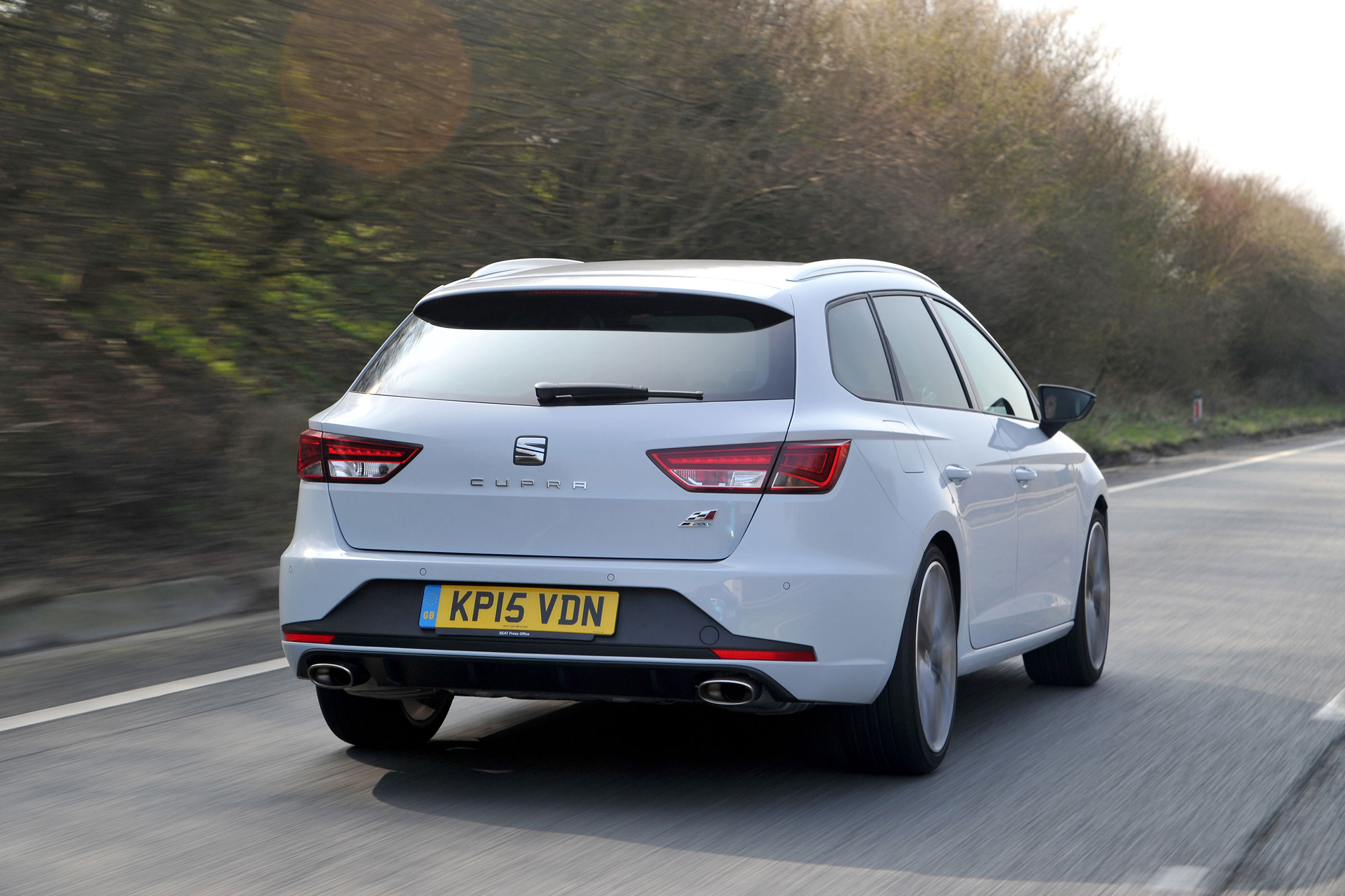SEAT Leon Cupra ST - rear tracking