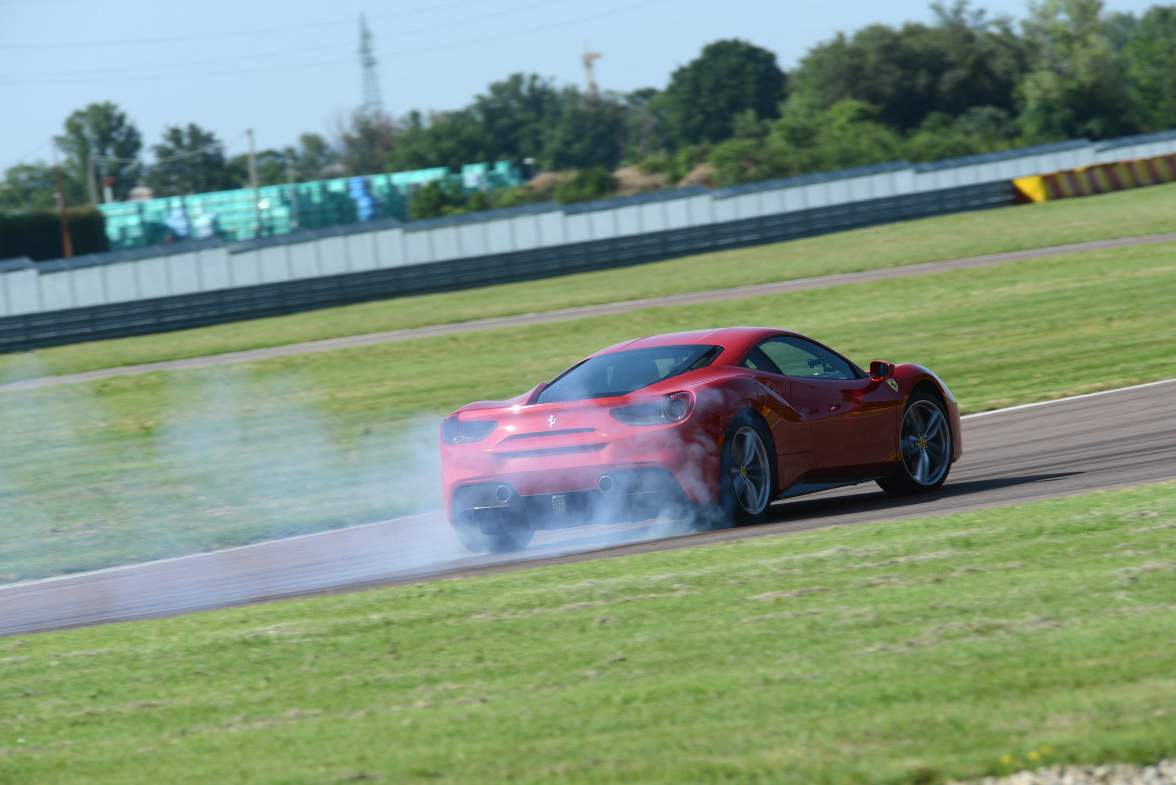 Ferrari 488 GTB smoking