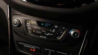 Ford B-MAX centre console