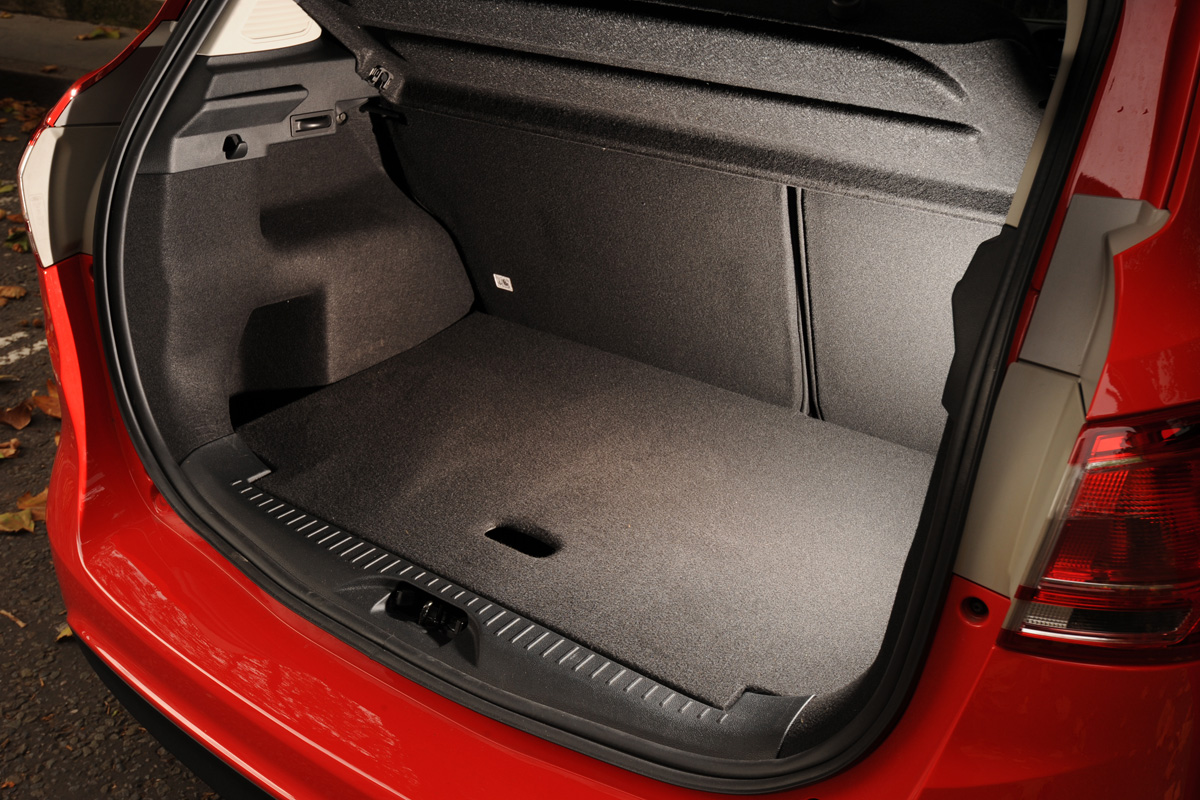 Ford B-MAX boot