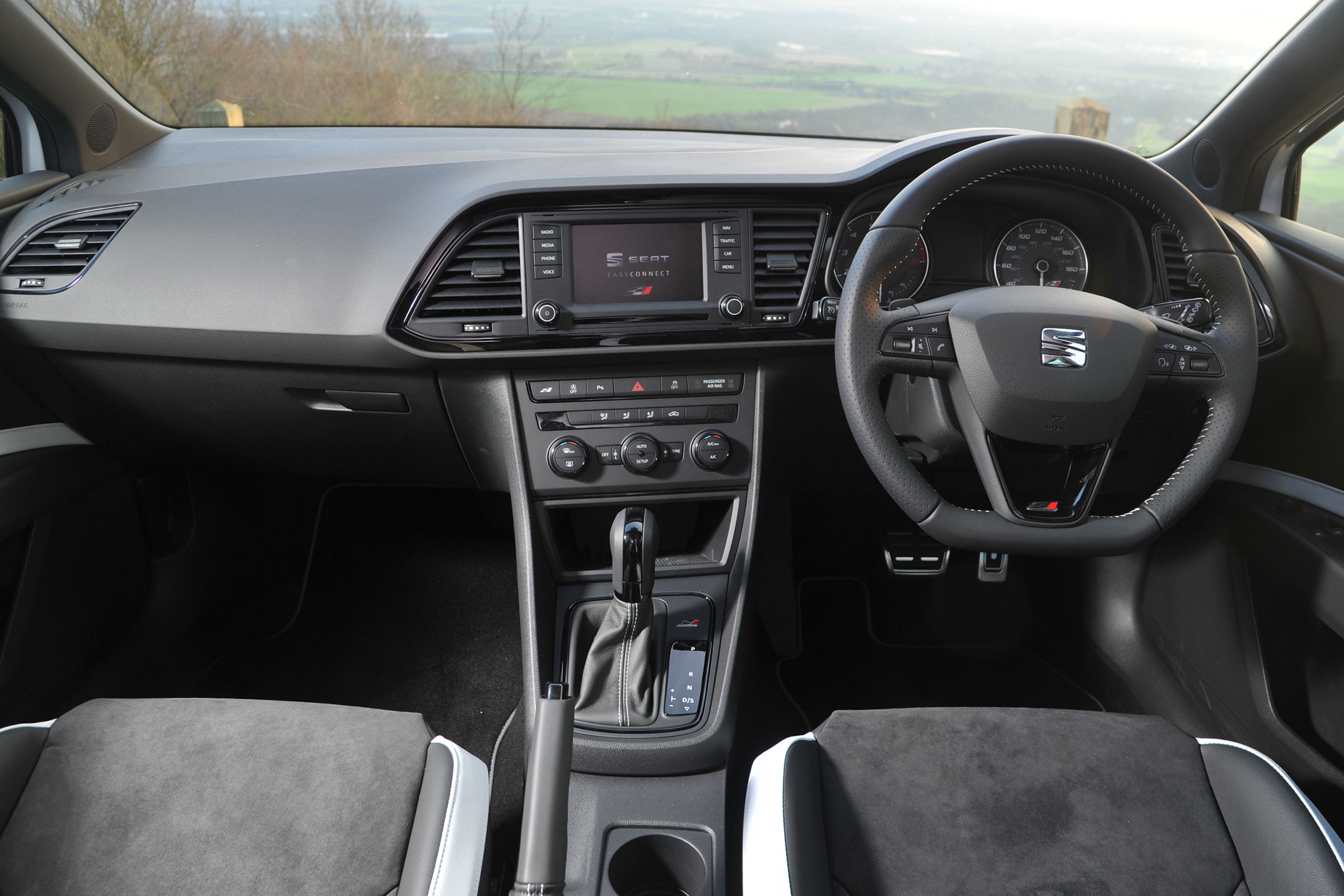 SEAT Leon Cupra ST - interior