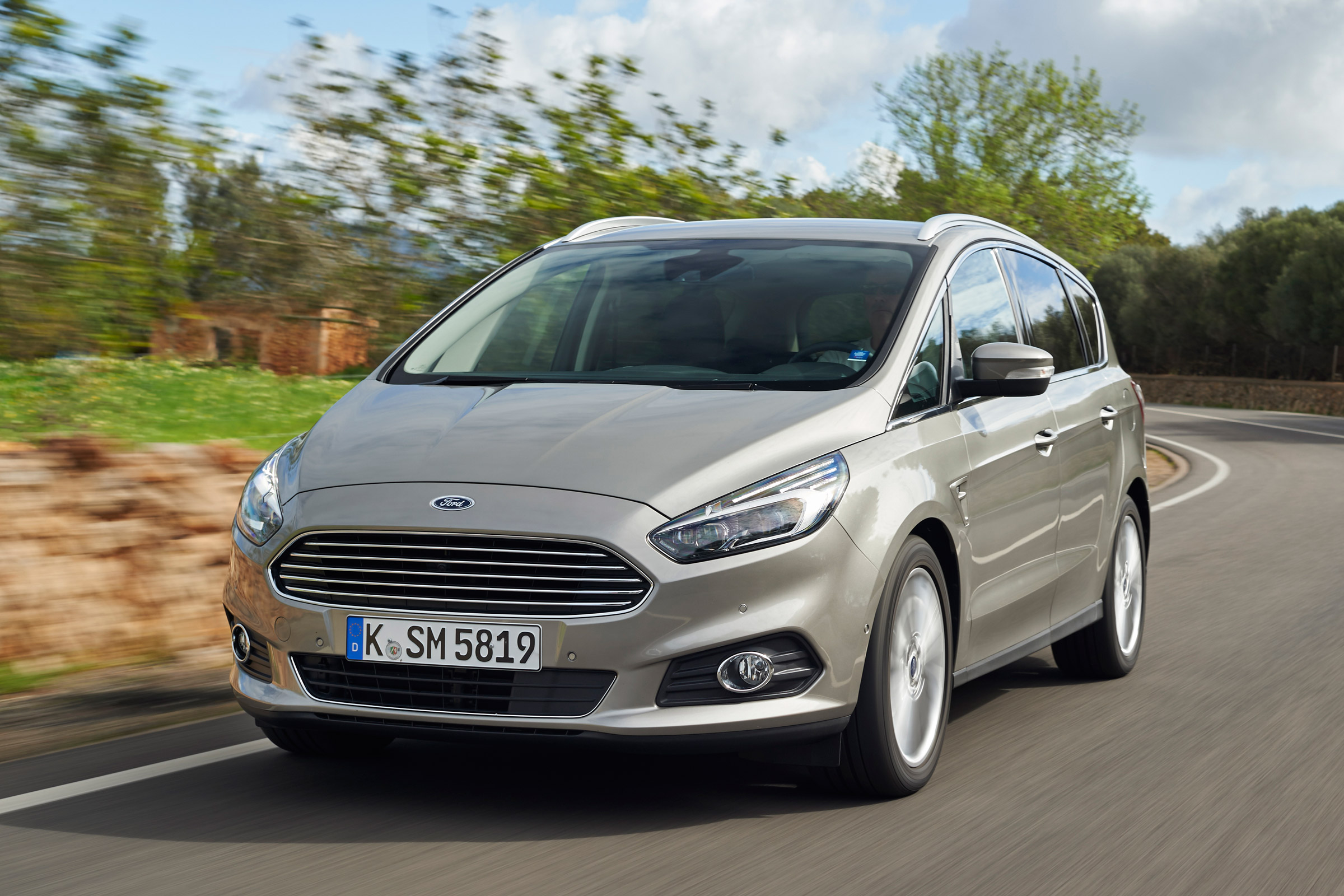 Ford S-MAX Titanium tracking