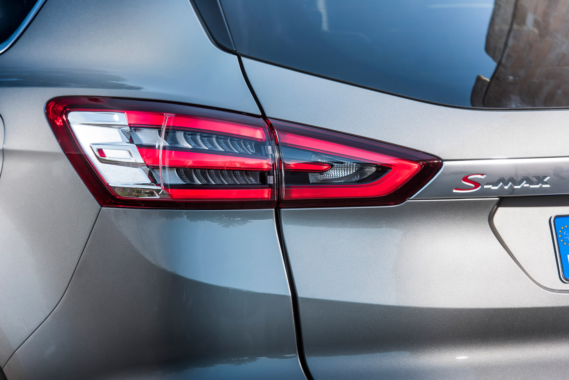 Ford S-MAX Titanium taillight