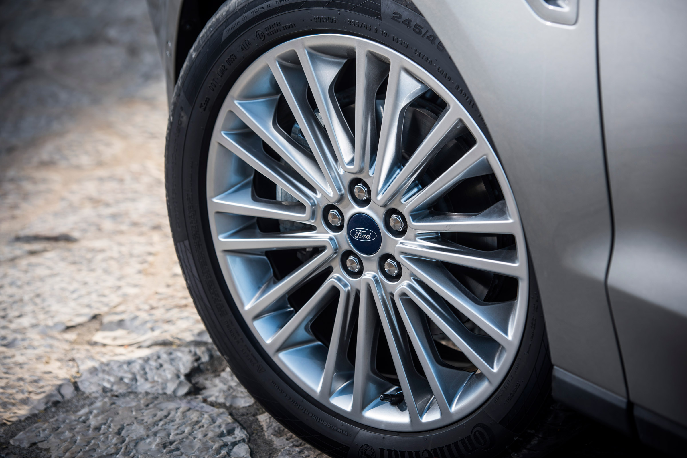 Ford S-MAX Titanium wheel