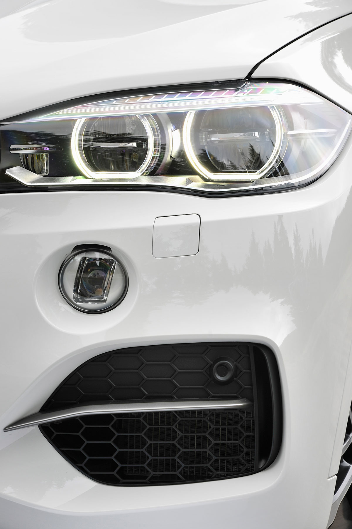 BMW X5 M50d  Front light