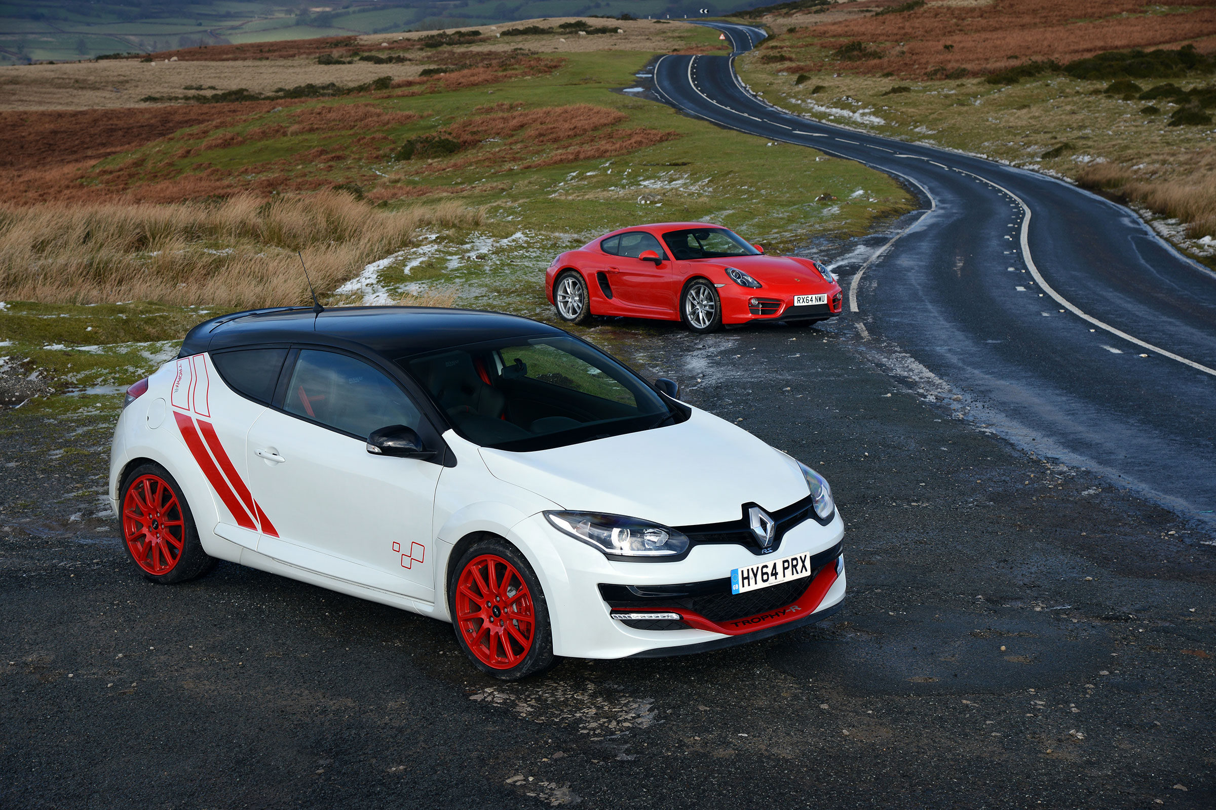 Renaultsport Megane 275 Trophy R vs Porsche Cayman