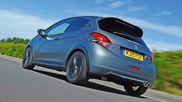 Peugeot 208 GTi - rear tracking
