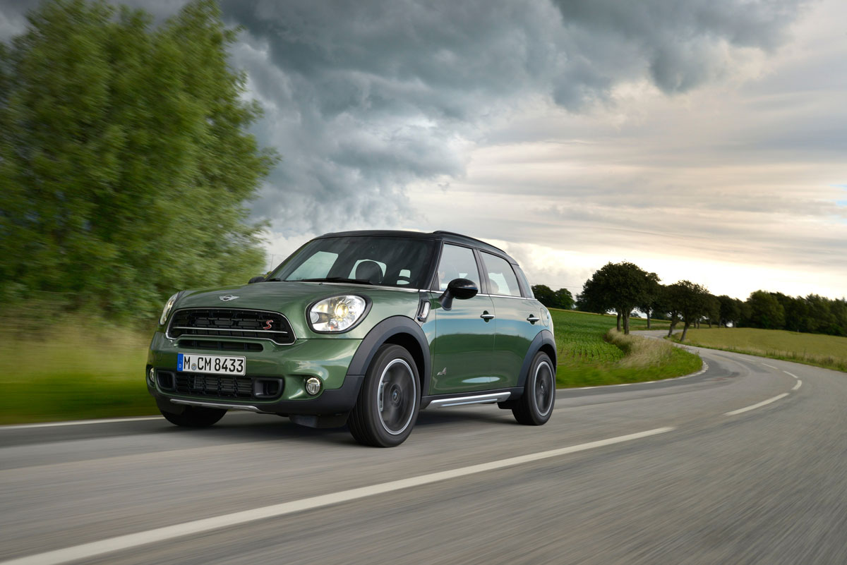 MINI Countryman action