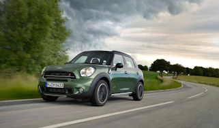MINI Countryman action