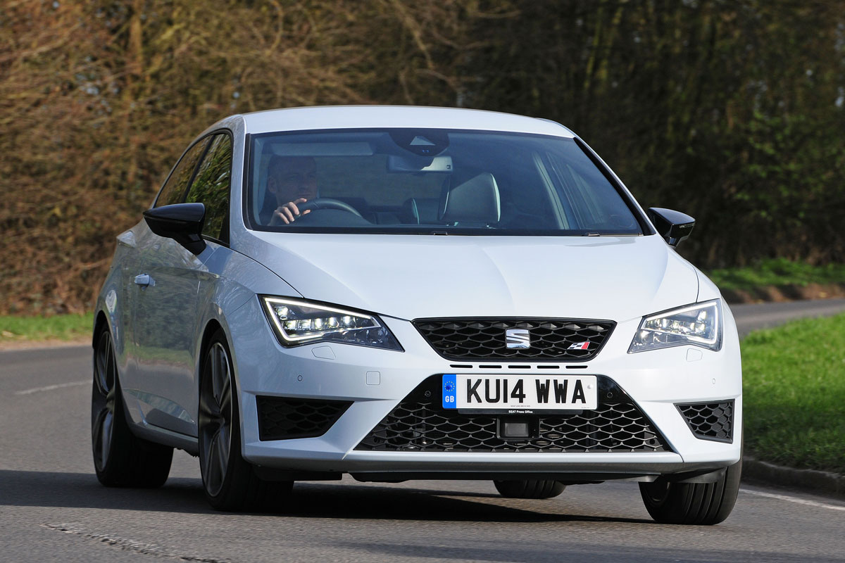 Seat-Leon-Cupra-front-action