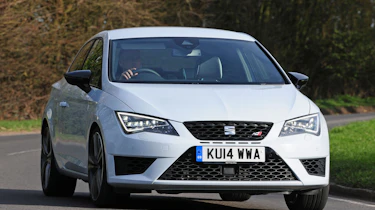 Seat-Leon-Cupra-front-action
