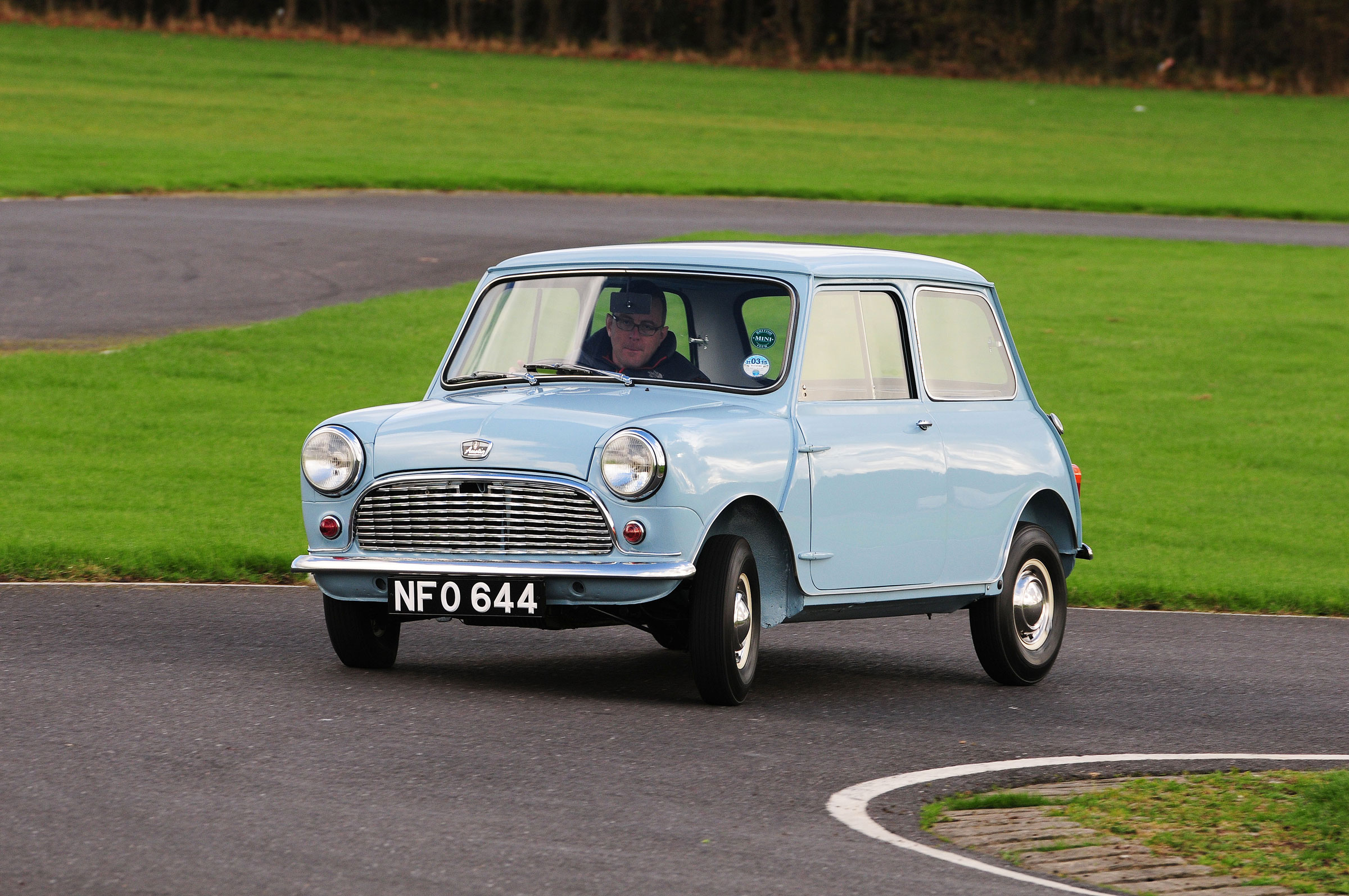 Mini - front cornering