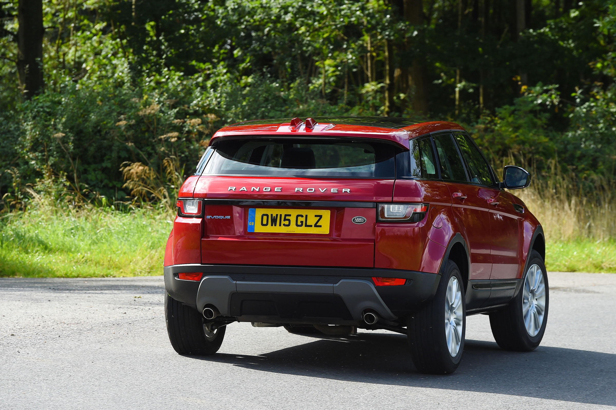 Range Rover Evoque SE Tech 2016 - rear cornering