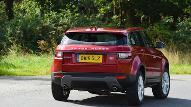Range Rover Evoque SE Tech 2016 - rear cornering