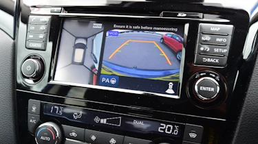 Nissan Qashqai centre screen