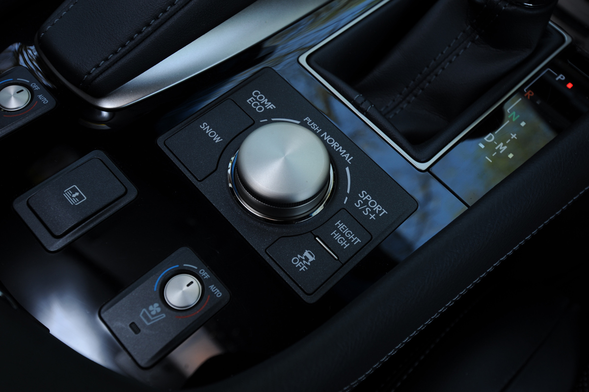Lexus LS interior detail