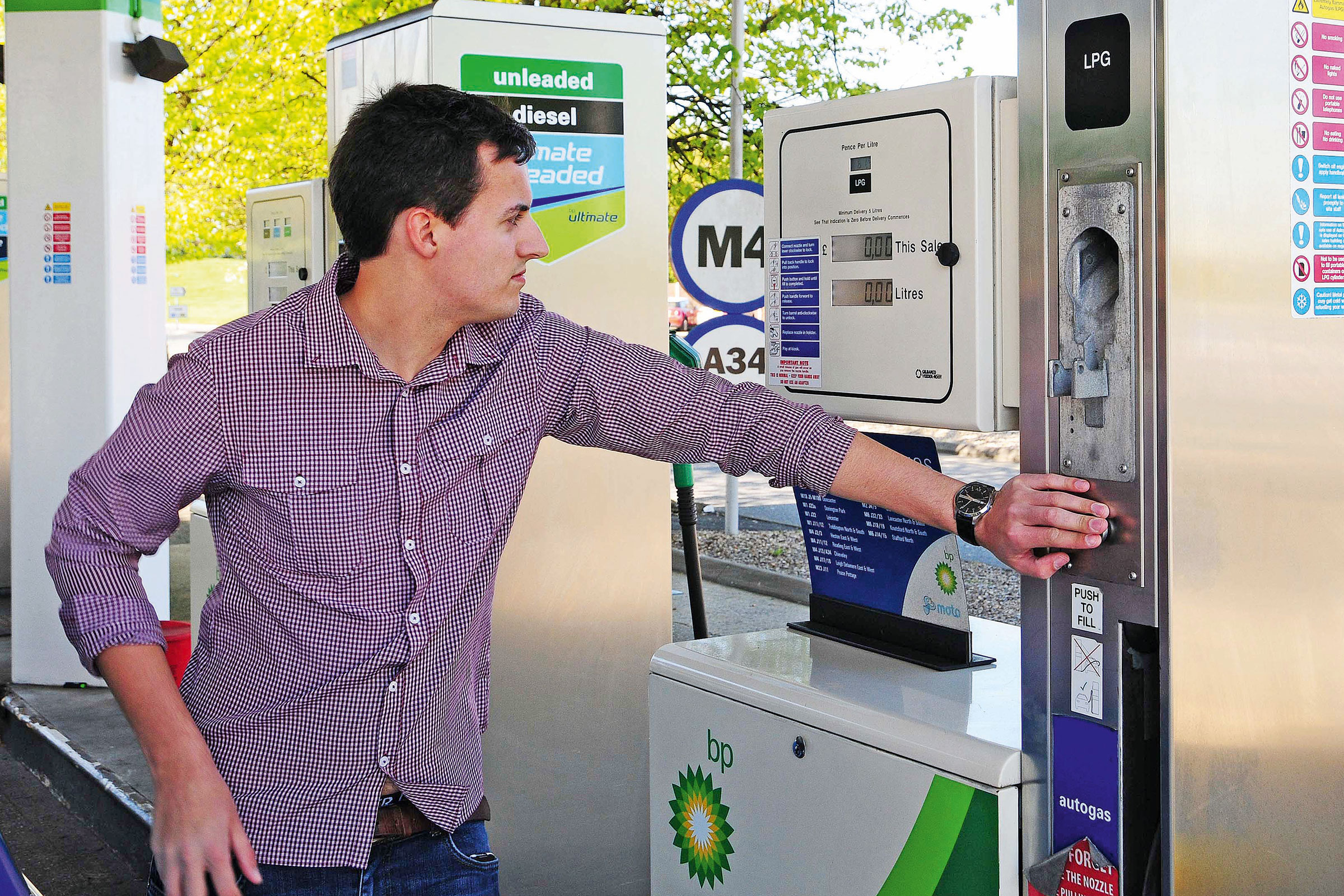 Autogas LPG filling up