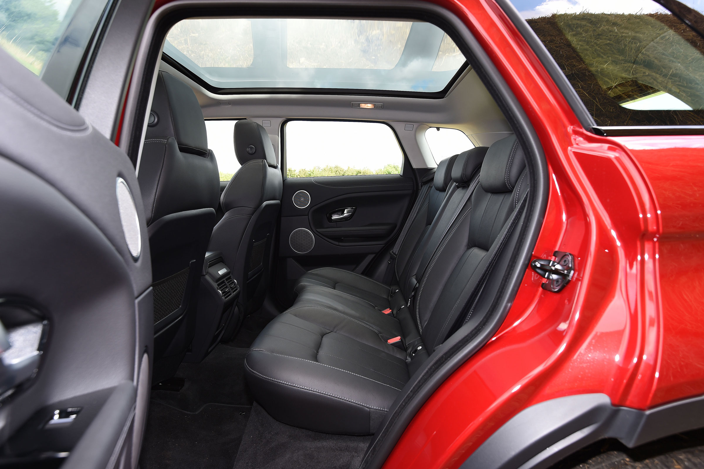 Range Rover Evoque SE Tech 2016 - back seats