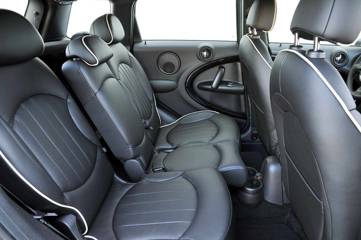 MINI Countryman rear seats