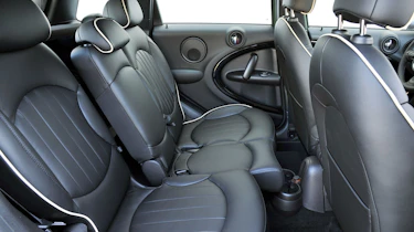 MINI Countryman rear seats