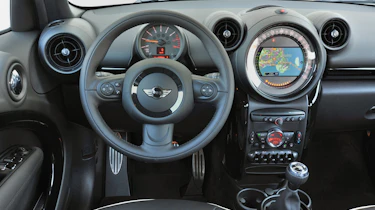 MINI Countryman dashboard