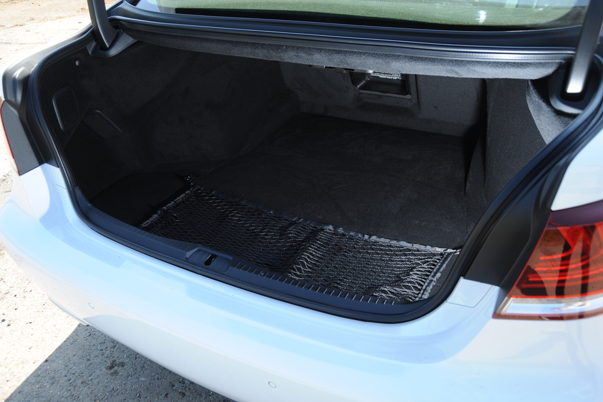 Lexus LS boot