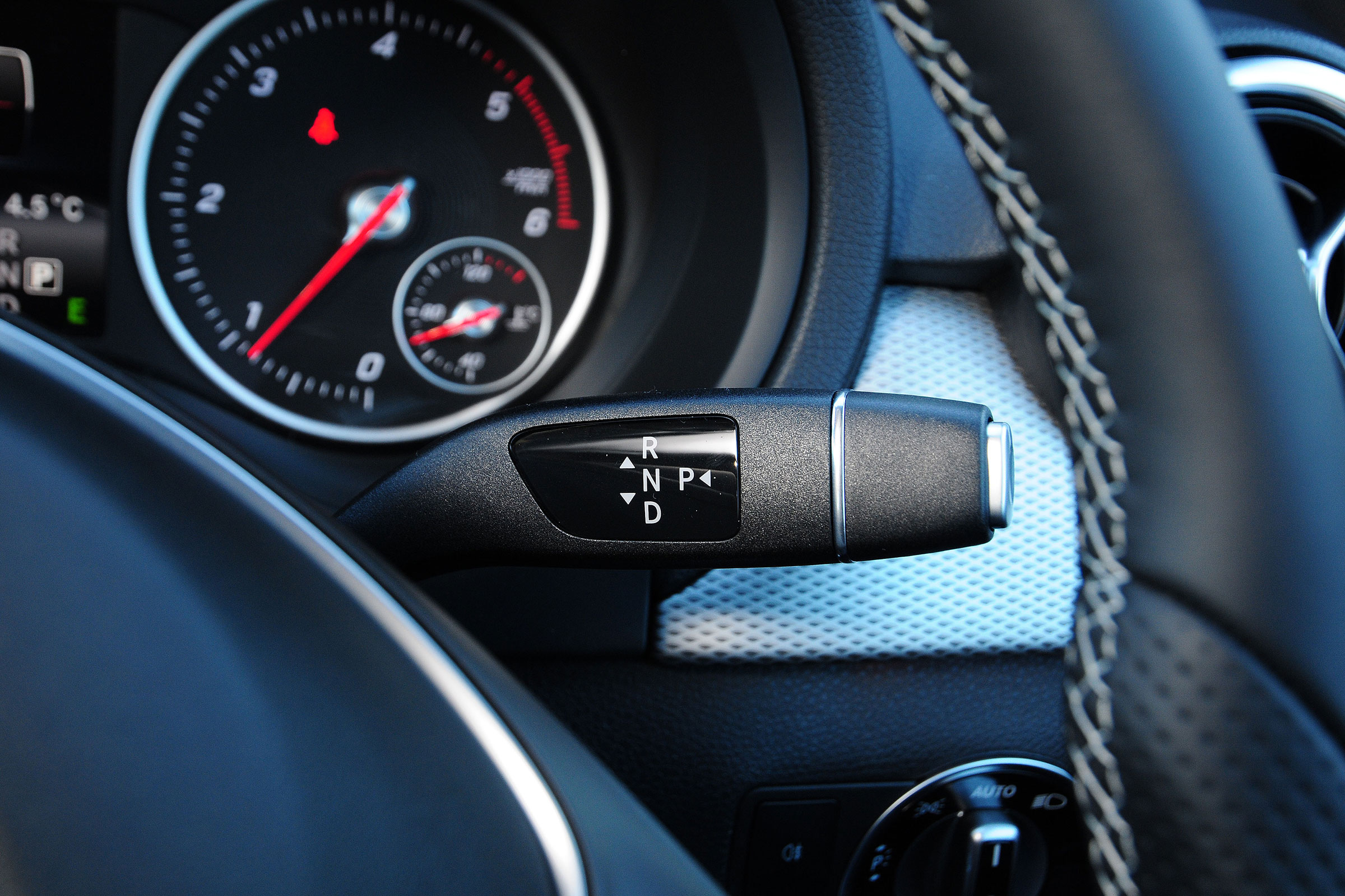 Mercedes B-Class - gear selector