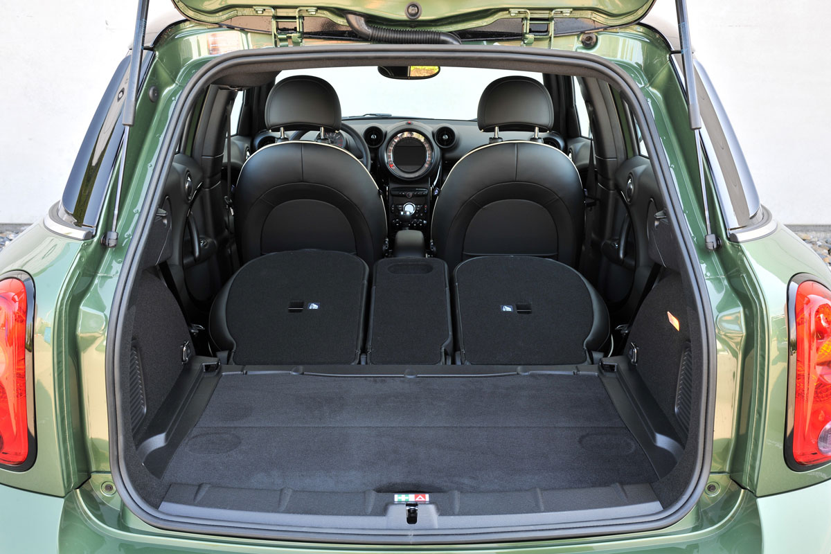 MINI Countryman boot seats down